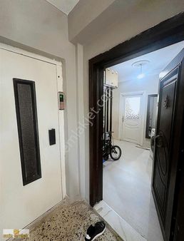 Aziz Emlak'tan Yenimahalle'de Satılık 3 + 1 Uygun Daire