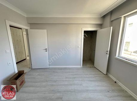 Atlas'tan Aski Karşısı Anacadde Yakını Ortakat Güneycephe