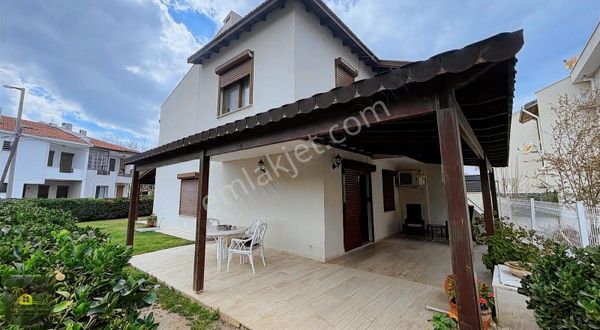 Atilla Emlak'tan Ilıca Da Denize Yakın Dubleks Villa