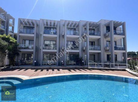 Çeşmede Kiralık Havuzlu Residence Daire