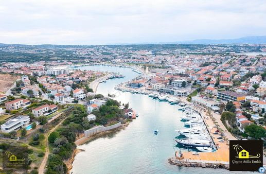 Çeşme Dalyan'da Köşe Konumlu Satılık Arsa Tek Villa