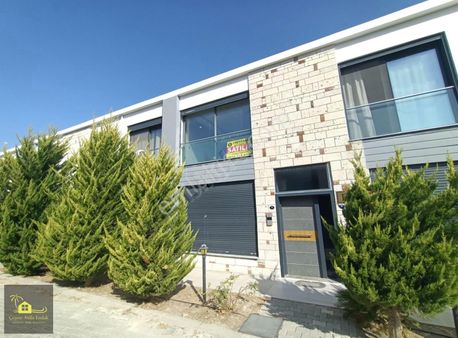 Çeşme Ilıca'da Satılık 1+1 Denize Çok Yakın Daire Atilla Emlak