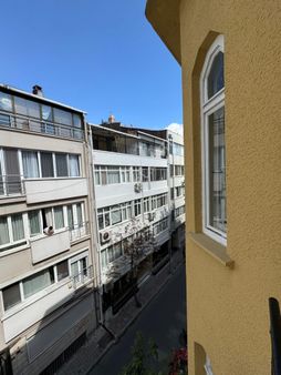 Erkutun'dan, Nişantaşı Merkezde Dönem Mimarisi 5 Katlı Satılık Bina