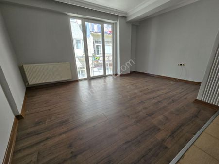 Deluxe 26 'dan Genç Binada İskeleye 10 Dk 2+1 75 M2 Fırsat Daire