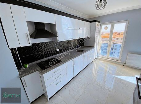 Törekent'te Yüksek Kat/şehir Manzaralı 3+1 Full Yapılı Daire