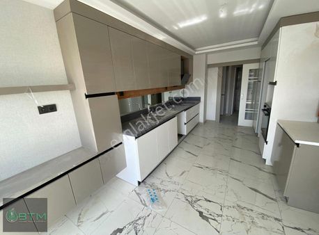 Törekent'te Oturuma Hazır 4+1 Ara Katta Ön Cephe Site İçi Daire