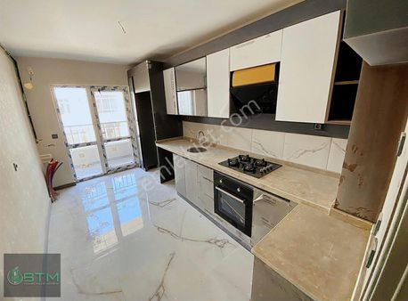 Selçuklu Mah.'de Güney-ön Cadde Cp. 2+1 Sıfır Ara Katta Daire!