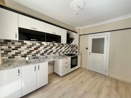 Beyoğlu'ndan Anadolu Lisesi Yanı 3+1 Ara Kat Asansörlü Güney Cephe Satılık Daire