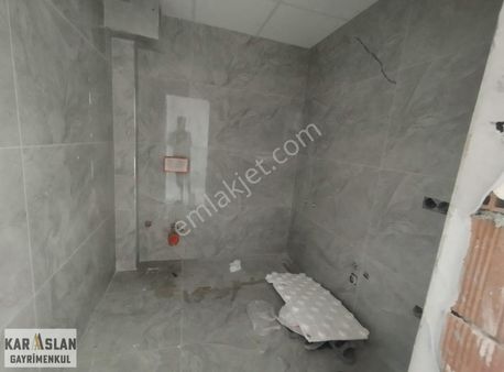 Başiskele Yeşilyurt'ta Satılık 2+1 Arakat Daire