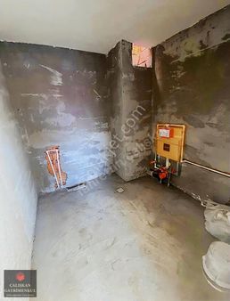 Arnavutköy'avlu 34 Avm Dibinde Satılık 2+1 Daire