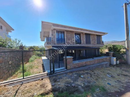 Acil!! Fırsat Uzunburun Köyü'nde 4+1 130 M2 Muhteşem Villa