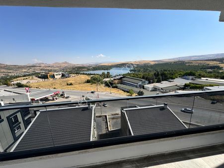 Mavi Göl Manzaralı 4+1 Site İçi Sıfır Lüx Yapı Ebeveyn Banyo Vb