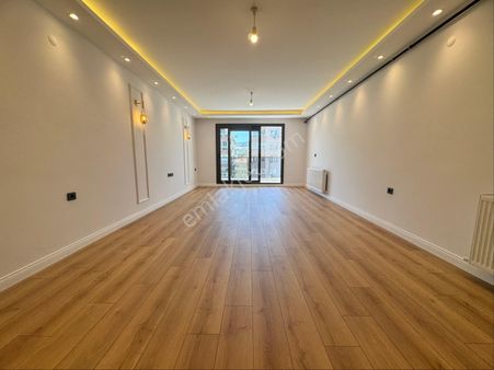 İnönü Caddesi Üzerinde 3+1 Lüks Asansörlü Otoparklı Arakat Çift Cephe Satılık Daire