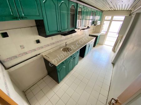 Esertepe Mahallesi'nde Cadde Üzeri Katta Daire!