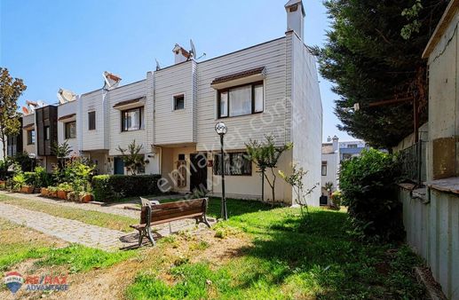 Remax Advantage'den Çamlıca Yeşılkent Sıtesı 5+1 Satılık Vılla