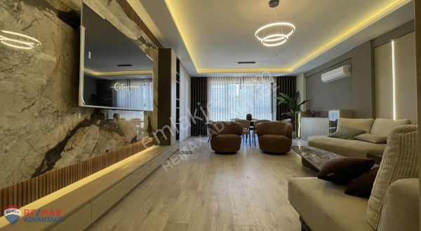 Remax Advantage'den Balat Doğanköy'de Satılık Lüks 3+1 Daire