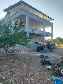 Yola 150 Metre Cepheli Müthiş Lokasyon