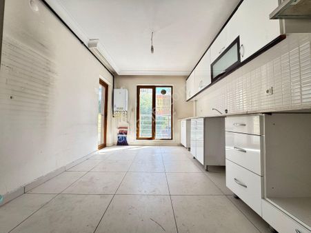 Fırsat Aşağı Eğlence Göbek 3+1 Asansörlü Bina Bağımsız Ön Cephe