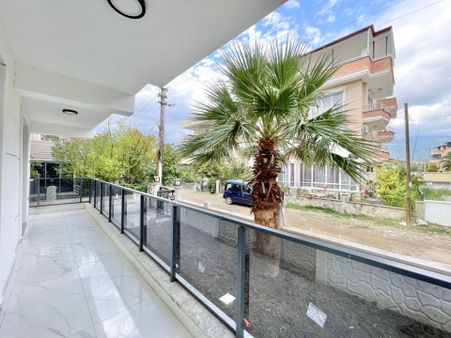 Berkay Demirel'den Akçayda Ön Cephe Bahçeli Sıfır 1+1 Daire