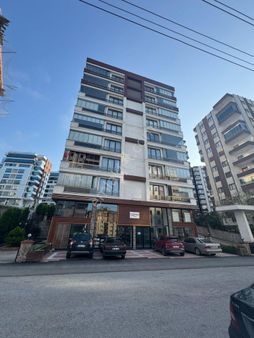 Trabzon Yıldızlı'da Satılık Arakat Dubleks Daire