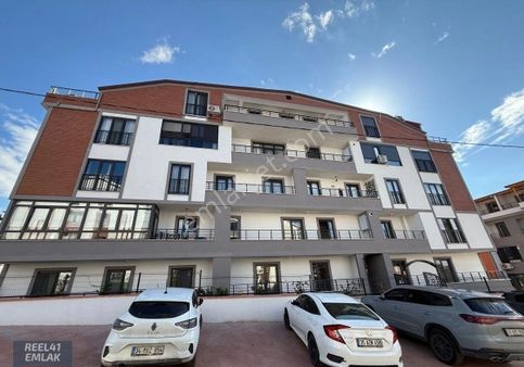 Site İçi Havuzlu Asansörlü