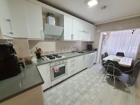 Osmangazide Yapılı Altında Daire Olan Güney Cephe Geniş 3+1 Yüksek Giriş