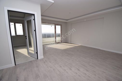 Turyap Yapracık - Kayalar Kule'de Şehir Manzaralı İskanlı 2+1