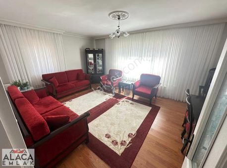 Başak Mahallesi 'nde Cadde Üzeri Ön Cephe 3+1 Daire