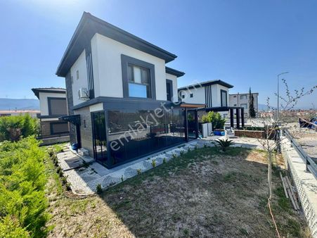 Kuşadası Davutlar’da Site İçinde Tek Müstakil Özel Havuzlu 3+1 Villa