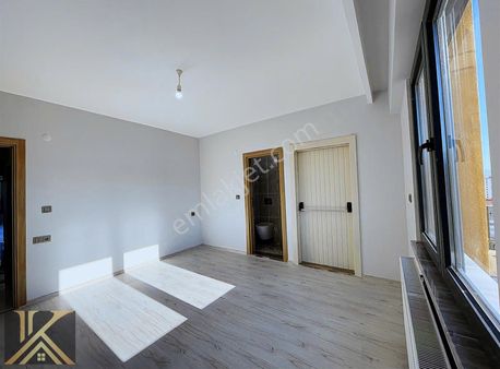 2k Emlaktan Dolunayda Deniz Manzaralı 3+1 Daire