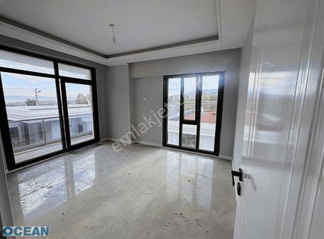 Başiskele Yeniköyde 3+1 Site İçinde Satılık Ultra Lüks Villa