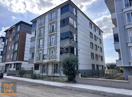 Kaan'dan 100.yıl Orman Müdürlüğü Ve Tugay Civarında Satılık 3+1