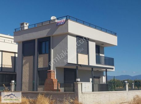 Ayvalık Su Gayrimenkul'den Yaya Mh. Satılık Villa