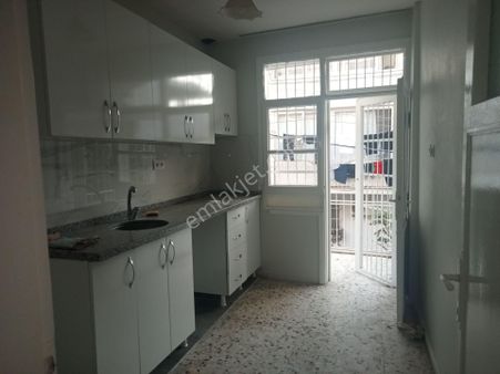 2+1 Ögrenci Ye Bekara Kalabalık Olmuyan Aile Ye 14000tl..