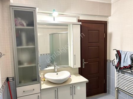Yükselden Satılık Cennetayağında Ebeveyn Banyolu Ayrı Mutfaklı 3+1 Daire