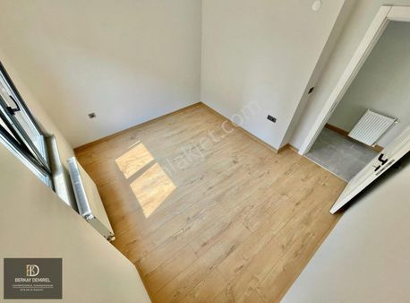 Berkay Demirel'den Altınkumda Ferah Sıfır Lüks 1+1 Daire