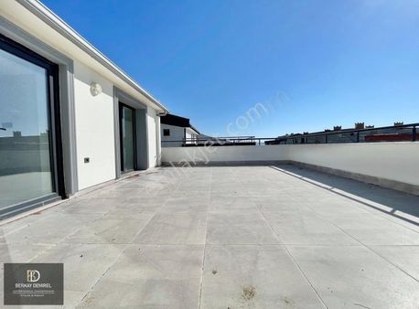 Berkay Demirel'den Akçayda Ön Cephe Ferah Sıfır 4+1 Dubleks