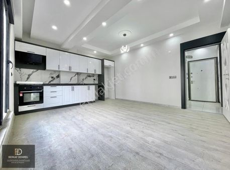 Berkay Demirel'den Altınkumda Ara Kat Ultra Lüks Sıfır 1+1 Daire