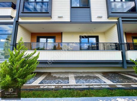 Berkay Demirel'den Altınkumda Geniş Balkon Ön Cephe 1+1 Daire