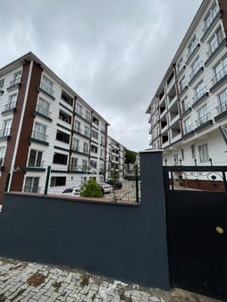 Profesyoneller Gayrimenkul Den Altınova Da Kiralık Yerden Isıtmalı 2+1