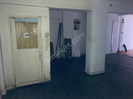 Beyoğlu Kasımpaşa Merkez'de, Düz Giriş, Ön Cephe, 50m2 Kiralık Dükkan - Sözgen'den