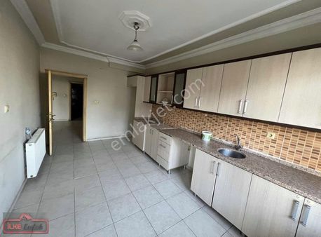 ****ilke Emlaktan****karşıyaka Mah Arakat 190 M2 Daire
