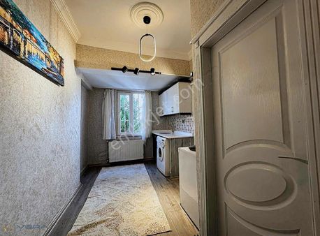 Vera'dan 15 Temmuz Mah. Merkezi Konumda, Kiracılı Satılık 1+1