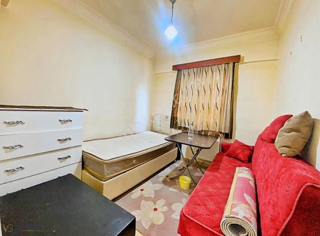 Yeditepe'de Üniversite Karşısında Satılık Kiracılı Kupon Daire