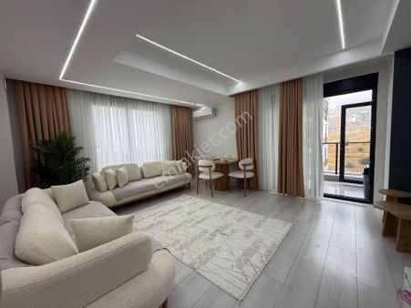 Antalya Fevzi Çakmakta Lüx + Lüx Daire