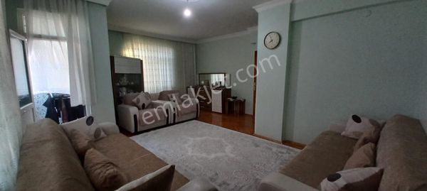 Avcılar Cihangir De E-5 Metrobüse Yakın 3+1 Satılık Daire