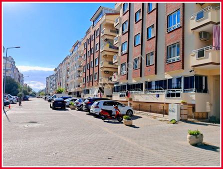 Merkezde Yüksek Girişte Eşyalı Daire