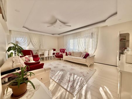 Beyoğlu'ndan Ara Kat Çift Banyolu 3 Balkonlu Geniş Ferah 3+1