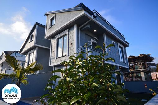 Sakarya Kocaali’de Satılık 4+1 Villa Ferah Ve Geniş/ Havuzlu