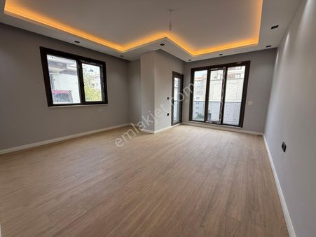 Ümraniye'de Metro - Avm'ye Yürüme Mesafesinde 85m2 2+1 Arakatlar